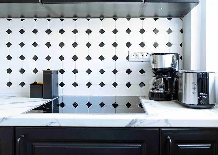 Lägenhet Sunny Large Flat - Location - Charming Balcony