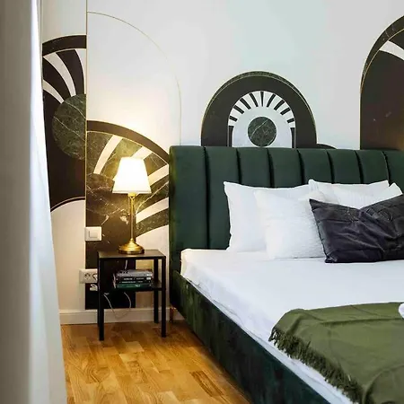 Sunny Large Flat - Location - Charming Balcony Apartament *