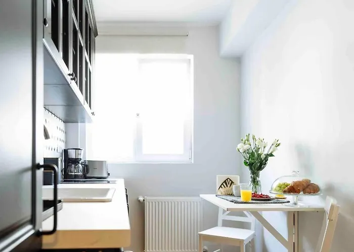 Sunny Large Flat - Location - Charming Balcony Apartament Bucureşti
