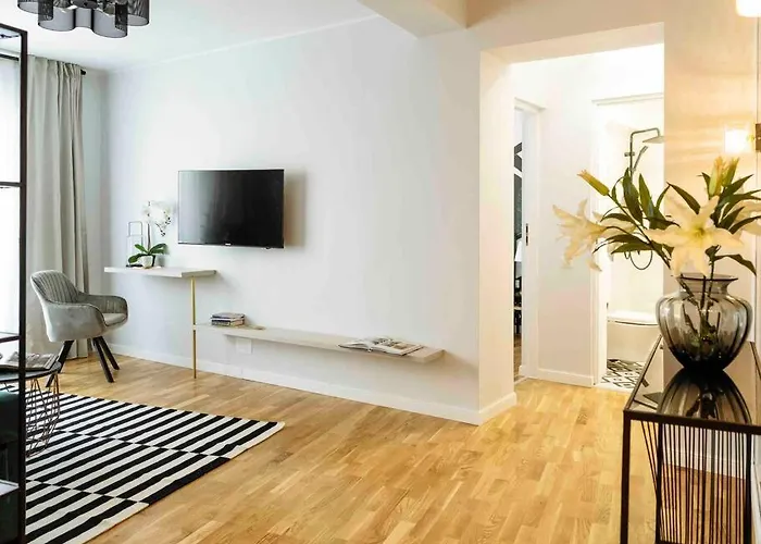 Sunny Large Flat - Location - Charming Balcony Apartament Bucureşti