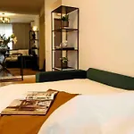 Sunny Large Flat - Location - Charming Balcony Апартаменты *