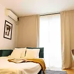 Апартаменты Sunny Large Flat - Location - Charming Balcony Бухарест