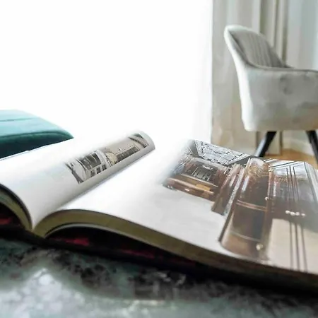 Apartment Sunny Large Flat - Location - Charming Balcony *