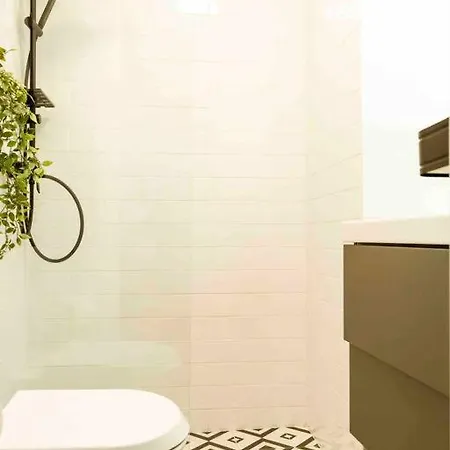 Sunny Large Flat - Location - Charming Balcony