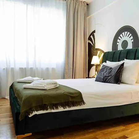 Sunny Large Flat - Location - Charming Balcony Apartamento Bucarest