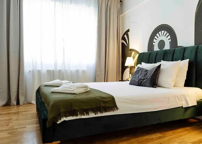 Sunny Large Flat - Location - Charming Balcony Apartmán Bukurešť