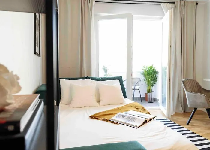 Sunny Large Flat - Location - Charming Balcony * Bukurešť