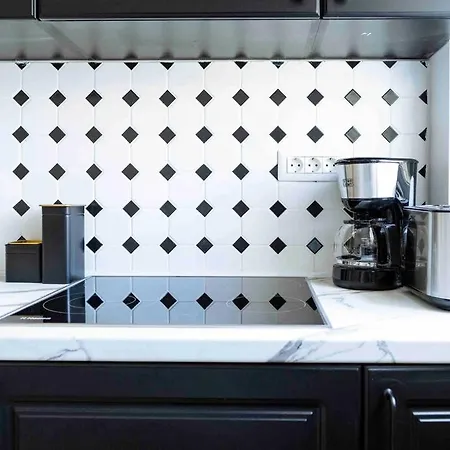 Διαμέρισμα Sunny Large Flat - Location - Charming Balcony