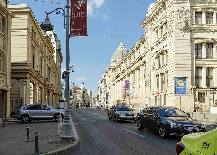 Sunny Large Flat - Location - Charming Balcony Apartman Bukarest