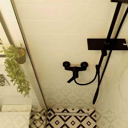 公寓 Sunny Large Flat - Location - Charming Balcony 布加勒斯特