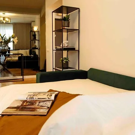 Sunny Large Flat - Location - Charming Balcony Appartamento *