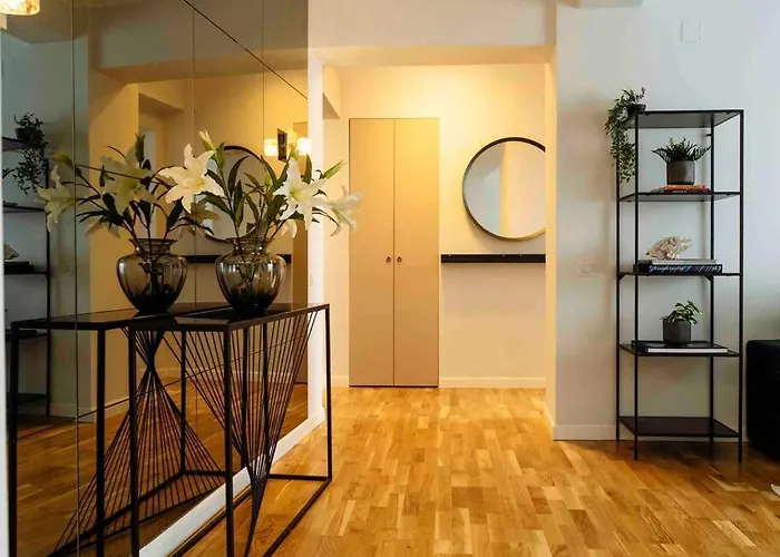 Appartamento Sunny Large Flat - Location - Charming Balcony